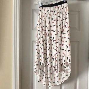 H&M knee length feather pattern skirt